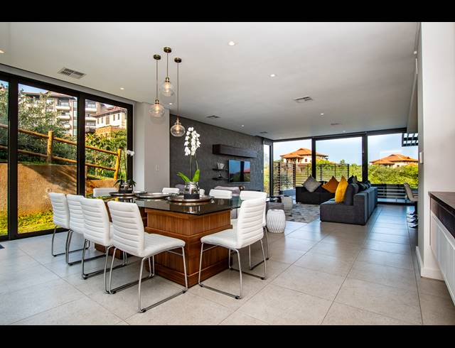 4 BEDROOM TOWNHOUSE TO LET IN ZIMBALI ESTATE